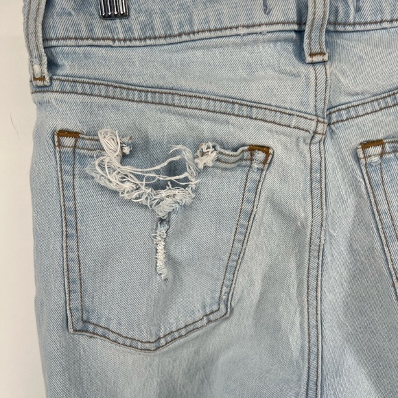 Abercrombie & Fitch The Skinny High Rise light wash distressed size 28 - Picture 11 of 13